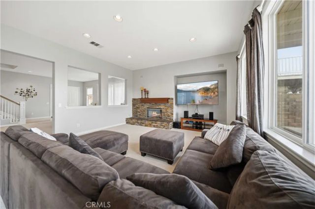 28653 Crown Heights Court, Canyon Country, CA 91387