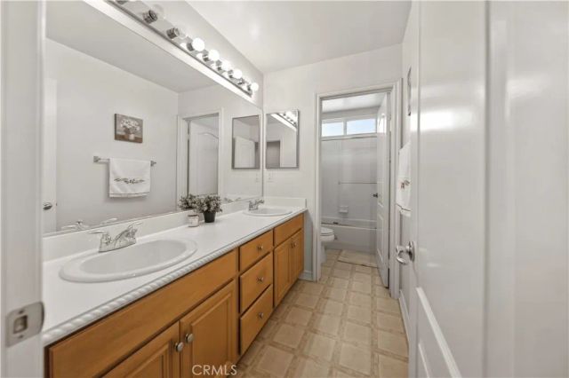 28653 Crown Heights Court, Canyon Country, CA 91387