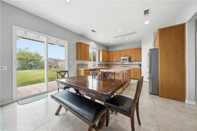 28653 Crown Heights Court, Canyon Country, CA 91387