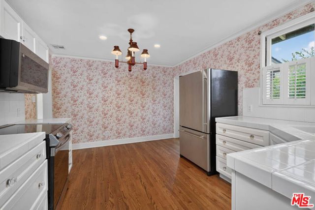 16036 Junaluska Way, Pacific Palisades (los Angeles), CA 90272