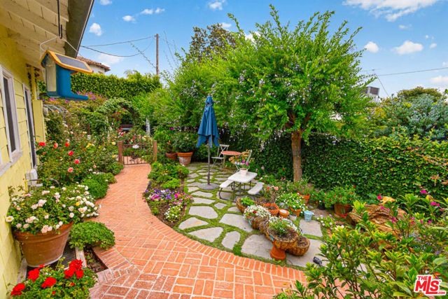 16036 Junaluska Way, Pacific Palisades (los Angeles), CA 90272