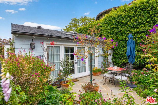 16036 Junaluska Way, Pacific Palisades (los Angeles), CA 90272