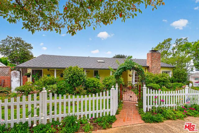 16036 Junaluska Way, Pacific Palisades (los Angeles), CA 90272