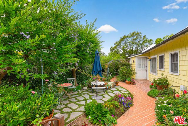 16036 Junaluska Way, Pacific Palisades (los Angeles), CA 90272