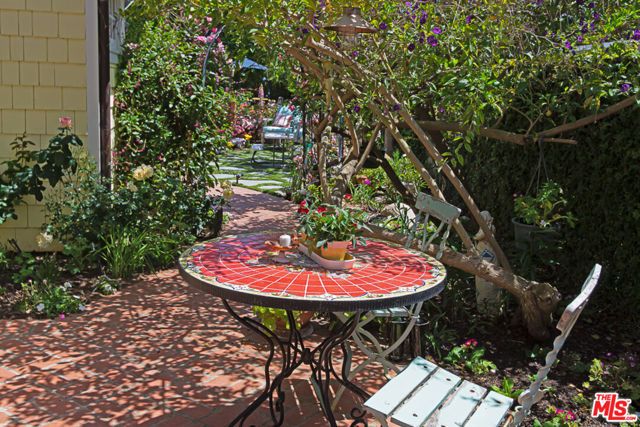 16036 Junaluska Way, Pacific Palisades (los Angeles), CA 90272