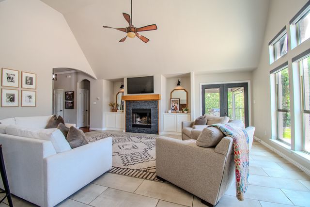 142 Lakeside Drive, Lipan, TX 76462