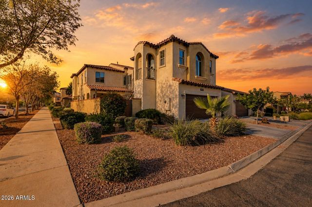 4251 N GOLF Drive, Buckeye, AZ 85396