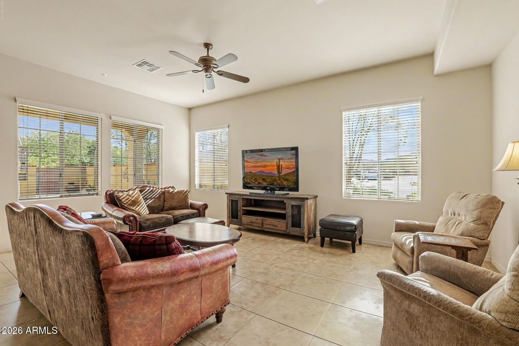 Image 7 of property listing at 4251 N GOLF Drive, Buckeye, AZ 85396