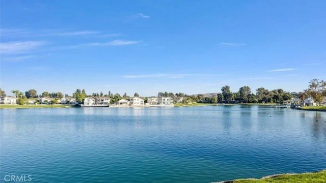 72 Greenmoor 36, Irvine, CA 92614