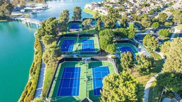 72 Greenmoor 36, Irvine, CA 92614