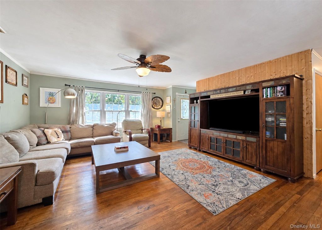 279 Hawkins Road, Selden, NY 11784 — photo 3