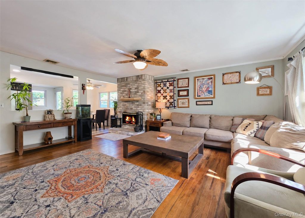 279 Hawkins Road, Selden, NY 11784 — photo 4