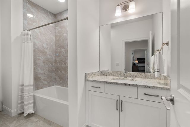 3 Mariners Way 311, Plymouth, MA 02360