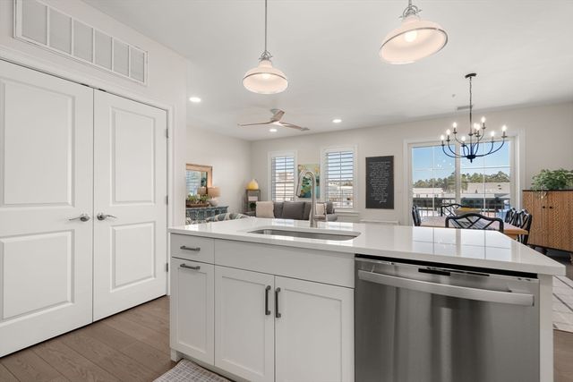 3 Mariners Way 311, Plymouth, MA 02360