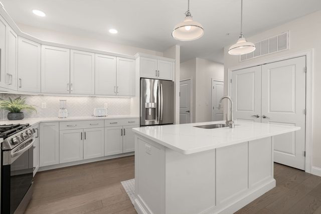 3 Mariners Way 311, Plymouth, MA 02360