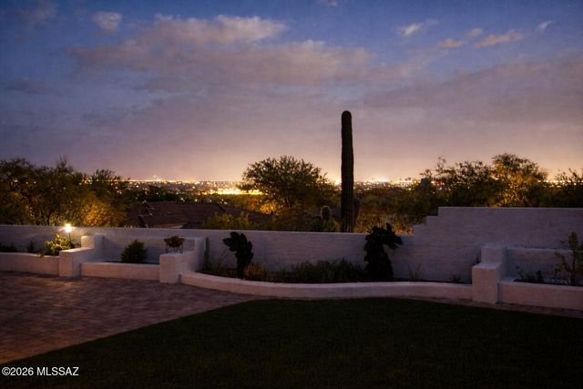9780 E Spring Hill Place, Tucson, AZ 85749
