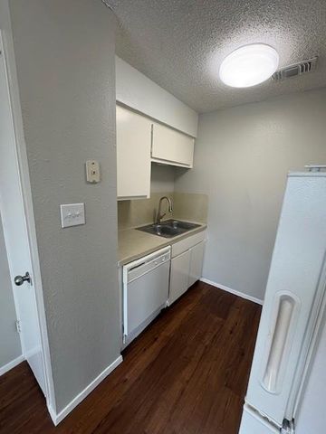 5303 Saint Georges GRN C, Austin, TX 78745