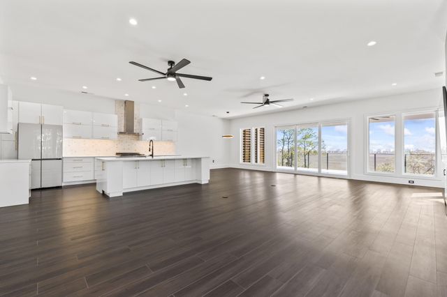 42 Enclave Place, Pawleys Island, SC 29585