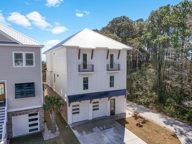 42 Enclave Place, Pawleys Island, SC 29585