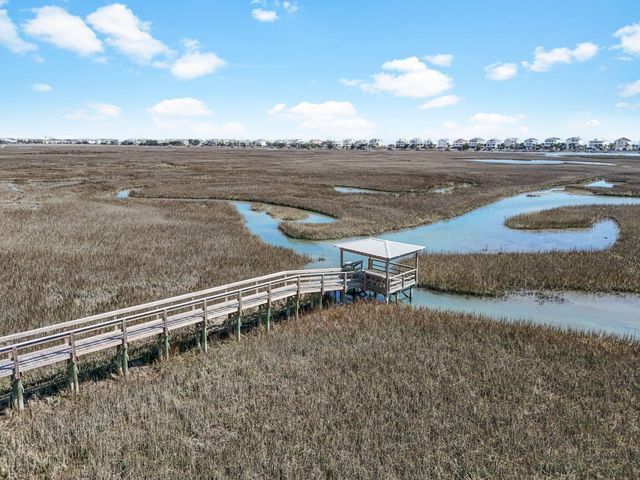 42 Enclave Place, Pawleys Island, SC 29585