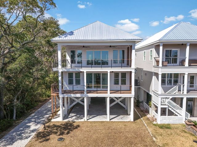 42 Enclave Place, Pawleys Island, SC 29585