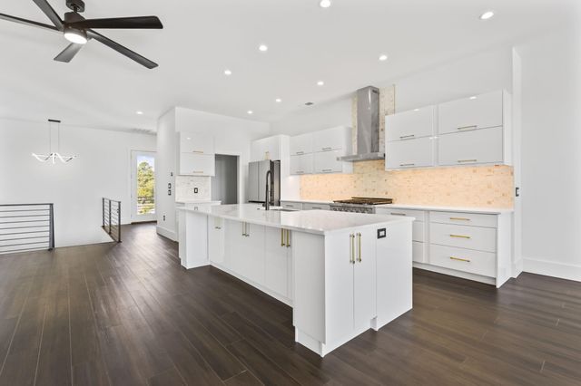 42 Enclave Place, Pawleys Island, SC 29585