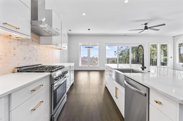 42 Enclave Place, Pawleys Island, SC 29585
