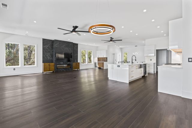 42 Enclave Place, Pawleys Island, SC 29585
