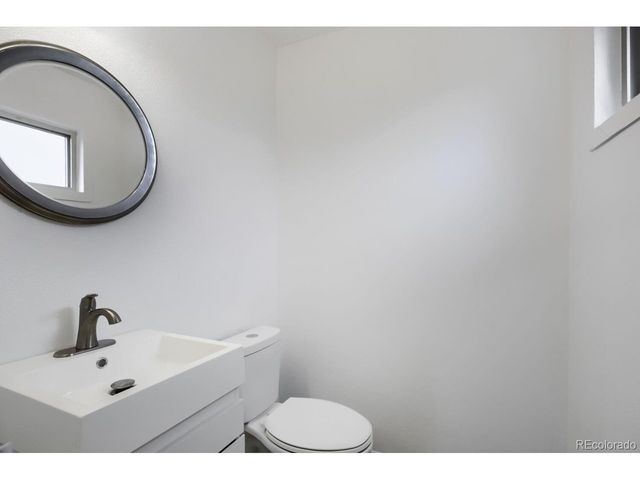 8861 Poze Blvd, Thornton, CO 80229