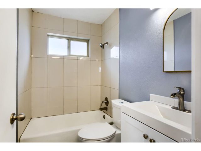 8861 Poze Blvd, Thornton, CO 80229