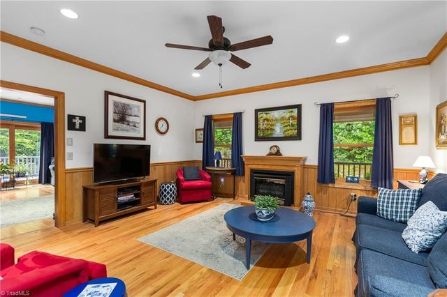 163 Old Hickory Lane, Linville, NC 28646