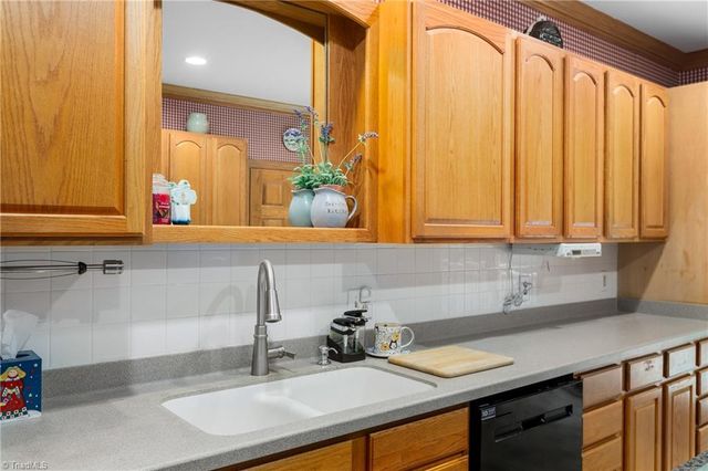 163 Old Hickory Lane, Linville, NC 28646