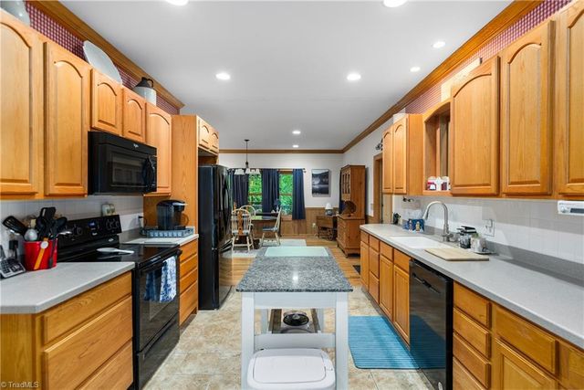 163 Old Hickory Lane, Linville, NC 28646
