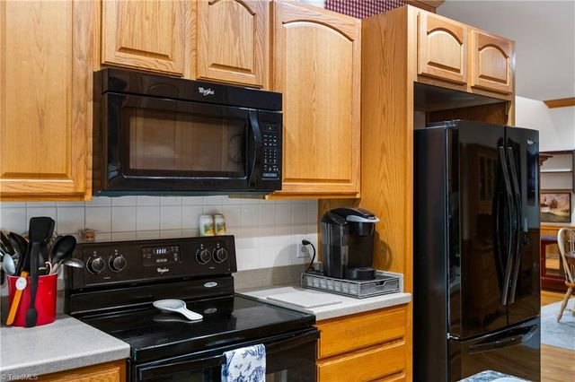 163 Old Hickory Lane, Linville, NC 28646