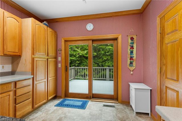 163 Old Hickory Lane, Linville, NC 28646