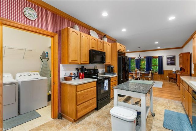 163 Old Hickory Lane, Linville, NC 28646