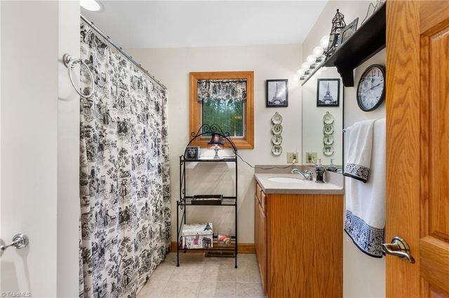 163 Old Hickory Lane, Linville, NC 28646