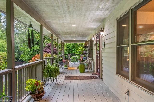 163 Old Hickory Lane, Linville, NC 28646