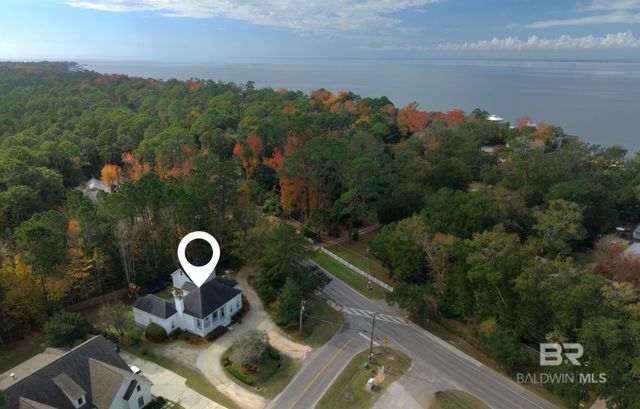 6002 Nelson Drive, Fairhope, AL 36532