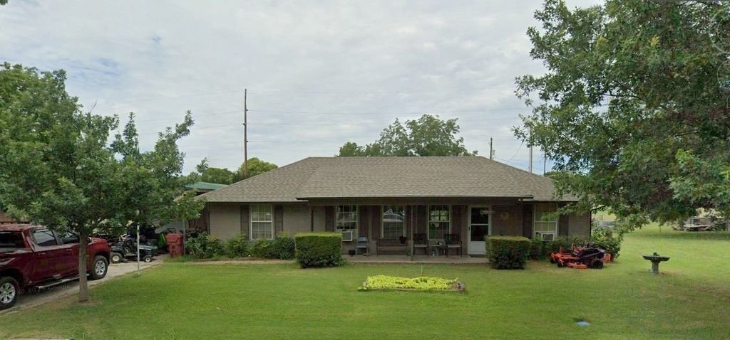 500 E Houston Street, Leonard, TX 75452