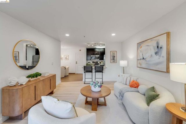 6400 Christie Ave 2112, Emeryville, CA 94608