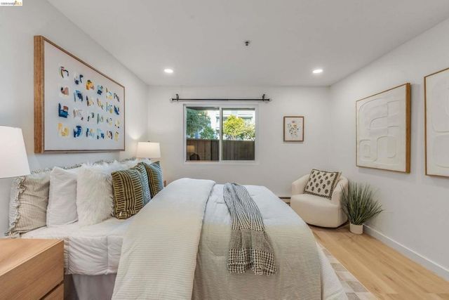 6400 Christie Ave 2112, Emeryville, CA 94608