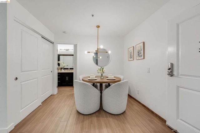 6400 Christie Ave 2112, Emeryville, CA 94608