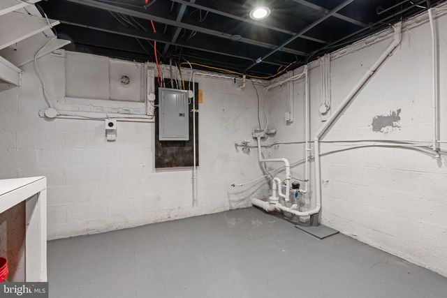 109 ARNOLD AVE, Mount Holly, NJ 08060