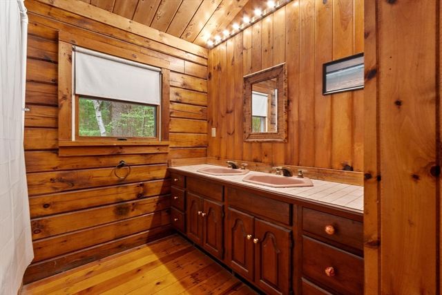 90 Appleton Cir, Fitchburg, MA 01420