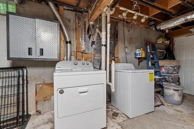 90 Appleton Cir, Fitchburg, MA 01420