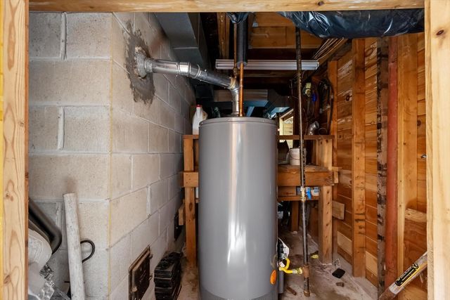 90 Appleton Cir, Fitchburg, MA 01420