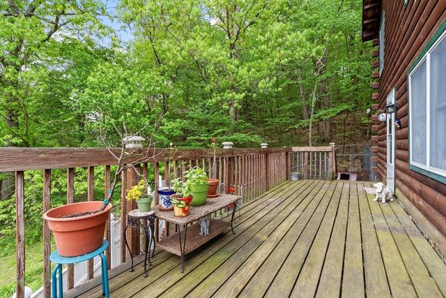 90 Appleton Cir, Fitchburg, MA 01420
