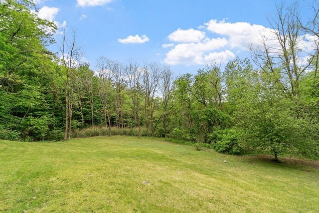 90 Appleton Cir, Fitchburg, MA 01420