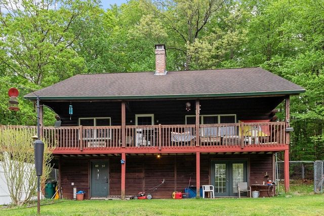 90 Appleton Cir, Fitchburg, MA 01420
